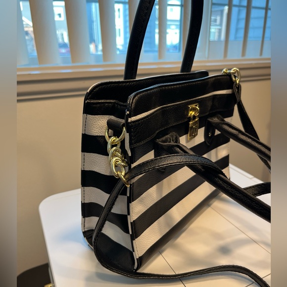 Black and White Striped Top Handle Purse - Picture 4 of 10